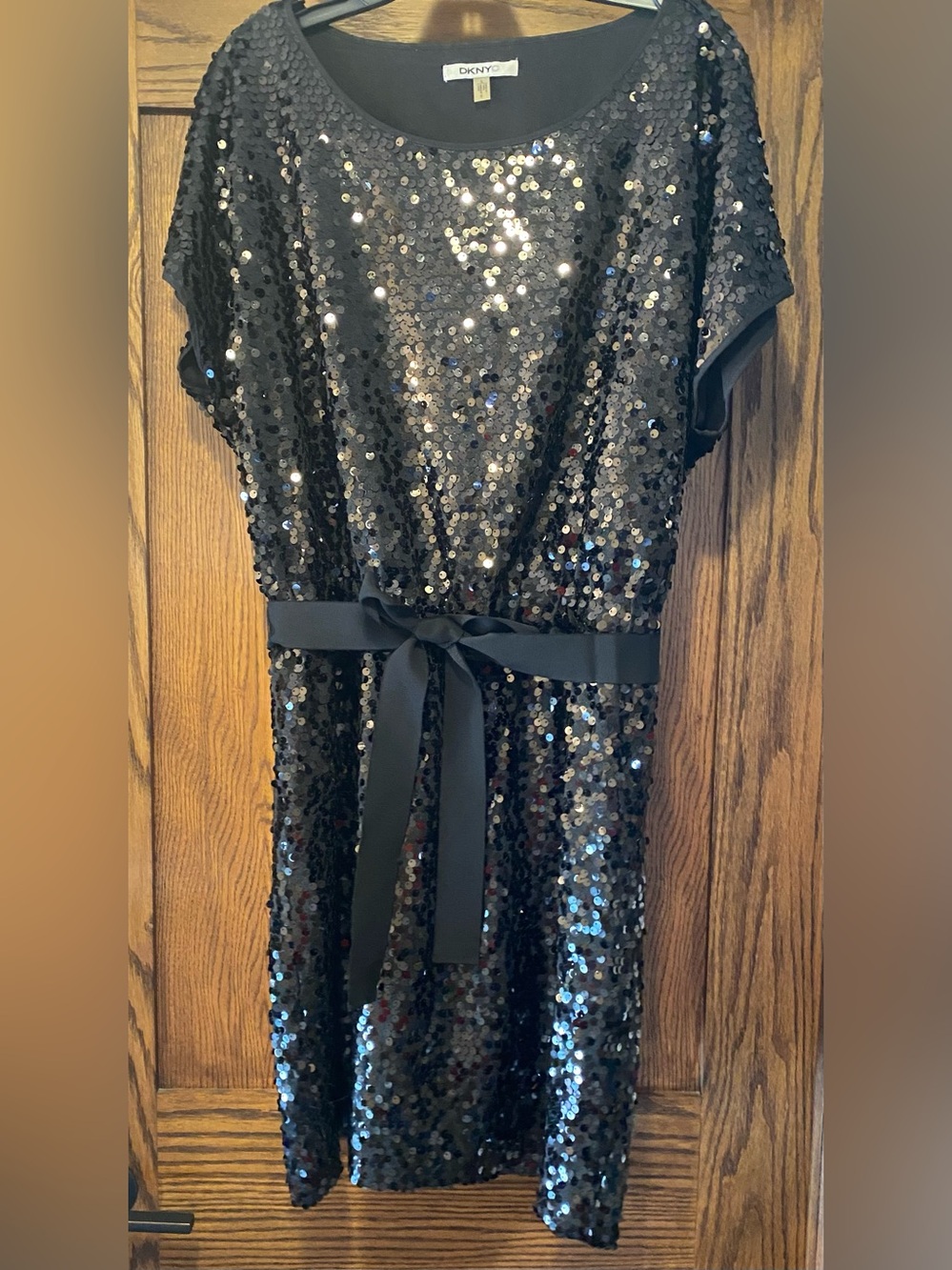 DKNYC Black Sequin Short Sleeve Dress with Ribbon Waist Tie size:large